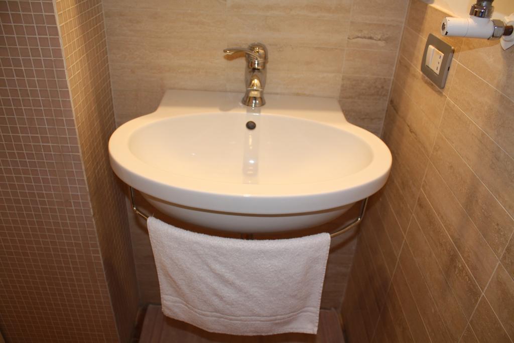 Navona Secret Rom